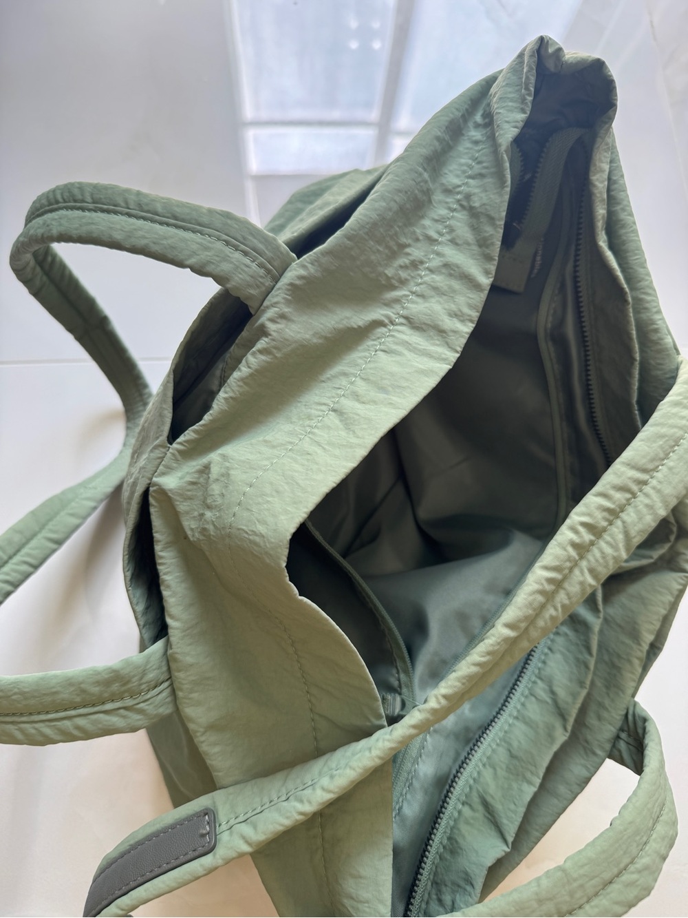 Lululemon Large Tote Bag Gym Yoga Travel Weekender Water Repellent Sage Green - Picture 7 of 15